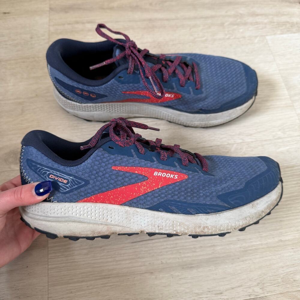 Brooks Women's Light Trail Divide 4 Running Shoes in Navy/Bittersweet 9 Medium